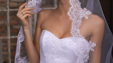 Как правильно выбрать свадебную фату, перчатки и другие аксессуары невесты?